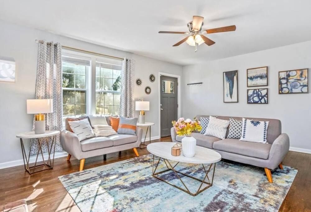 3 Bedroom With A Fire Pit And Hot Tub Holiday home Atlanta